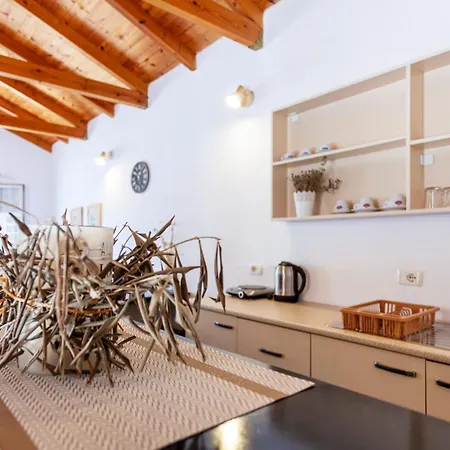 Apartment Retzos Himare