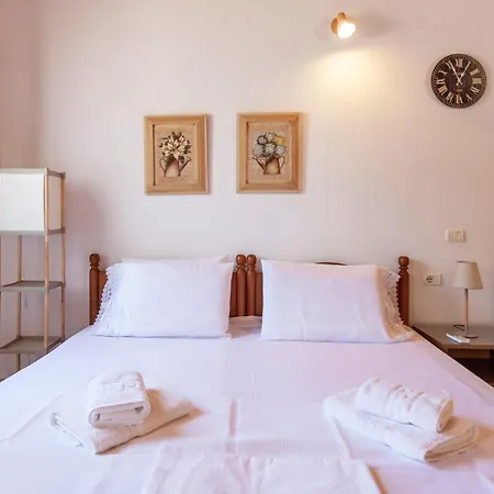 Retzos Apartment Himare